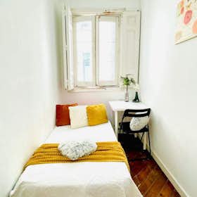 Private room for rent for €525 per month in Madrid, Calle de Toledo
