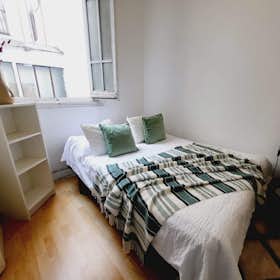 Private room for rent for €599 per month in Madrid, Calle de Guillermo Rolland
