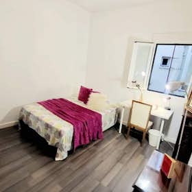 Private room for rent for €629 per month in Madrid, Calle Moratín