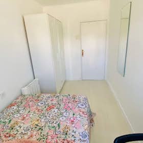 Private room for rent for €475 per month in Madrid, Calle Gómeznarro