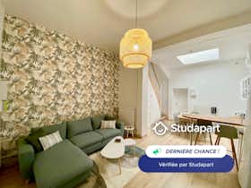 Haus zu mieten für 400 € pro Monat in Roubaix, Rue de l'Industrie
