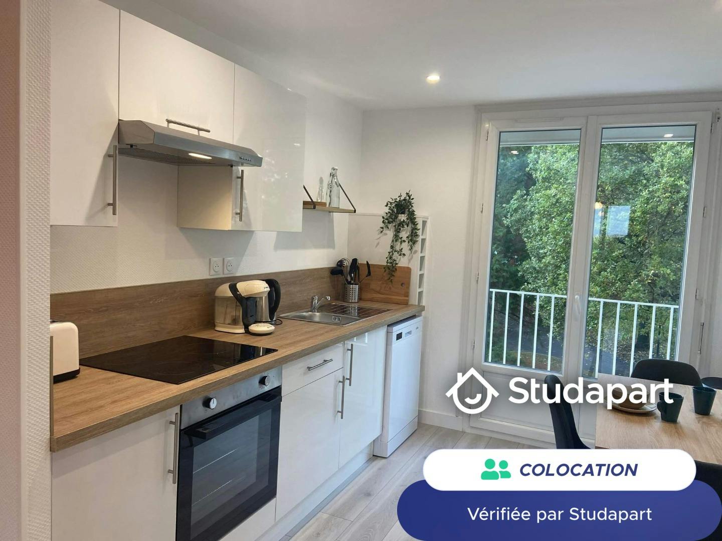 Private room for rent on Place Saint-Clair, Hérouville-Saint-Clair
