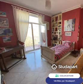 Private room for rent for €480 per month in Toulon, Rue Ernest Renan