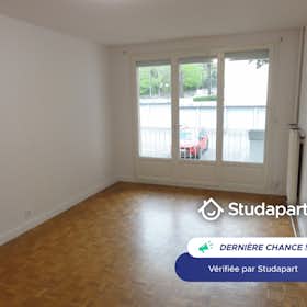 Apartment for rent for €645 per month in Saint-Étienne, Boulevard Karl Marx
