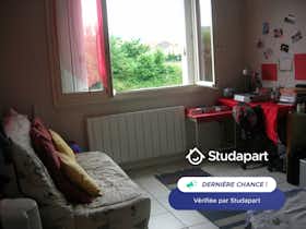 Appartamento in affitto a 400 € al mese a Clermont-Ferrand, Rue Étienne Dolet