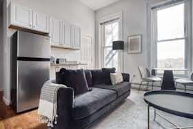 Appartamento in affitto a $3,337 al mese a Boston, E Broadway