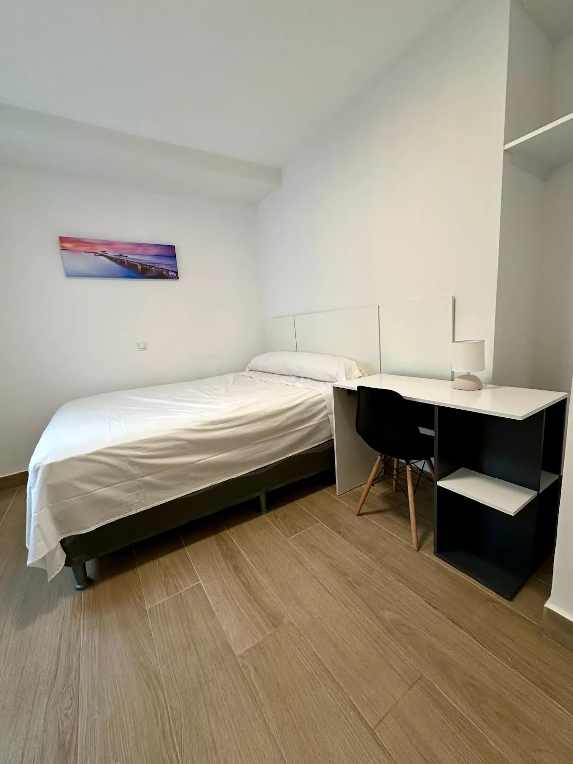 Private room in Avenida de Baviera, Madrid (1510977) ROOM