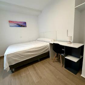 Private room for rent for €580 per month in Madrid, Avenida de Baviera