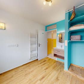 Private room for rent for €840 per month in Annemasse, Rue des Tournelles