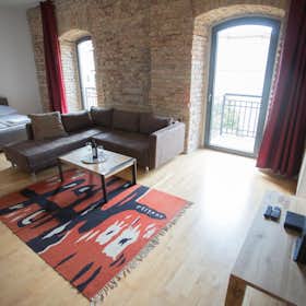 单间公寓 正在以 HUF 564,636 的月租出租，其位于 Budapest, Tinódi utca