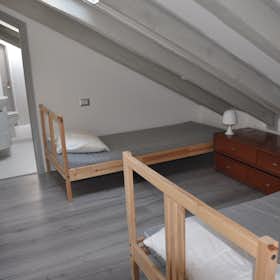 Спільна кімната за оренду для 400 EUR на місяць у Sesto San Giovanni, Via Gorizia