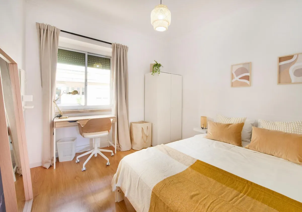 Private room in Rua Emilia das Neves, Lisbon (1511000) ROOM