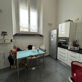 Apartment for rent for €3,000 per month in Florence, Viale Aleardo Aleardi
