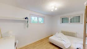 私人房间 正在以 €360 的月租出租，其位于 Poitiers, Route de Bonnes