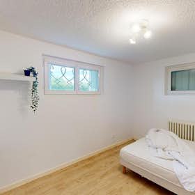 私人房间 正在以 €360 的月租出租，其位于 Poitiers, Route de Bonnes