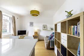 Appartamento in affitto a 2.772 £ al mese a London, Milton Road