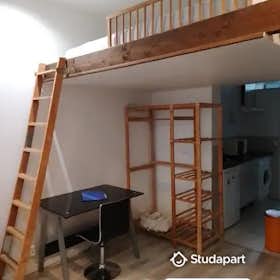 Apartamento para alugar por € 850 por mês em Le Vésinet, Rue du Marché