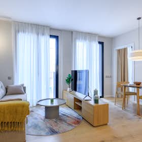 Apartment for rent for €2,000 per month in Barcelona, Carrer de Fonollar