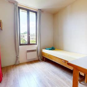 Будинок за оренду для 370 EUR на місяць у Grenoble, Chemin de la Blanchisserie