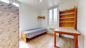 Huis te huur voor € 370 per maand in Grenoble, Chemin de la Blanchisserie