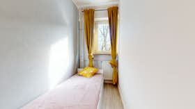 私人房间 正在以 PLN 1,605 的月租出租，其位于 Warsaw, ulica Jana Kasprowicza