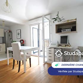 Apartament de închiriat pentru 1.790 EUR pe lună în Houilles, Rue Séverine