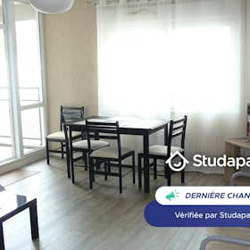 Apartament de închiriat pentru 1.040 EUR pe lună în La Rochelle, Rue de la Huguenote