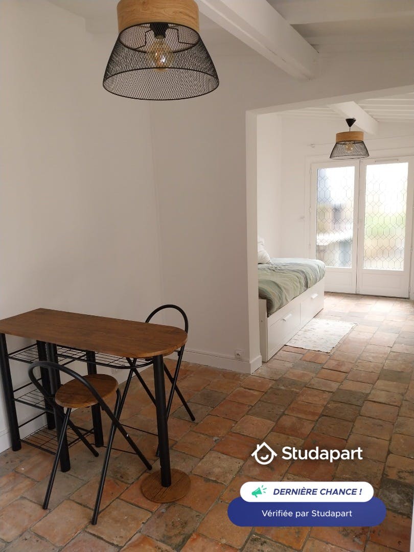 Private room for rent for €650 per month in Jouy-en-Josas, Rue de la Manufacture des Toiles de Jouy