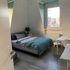 Cameră privată de închiriat pentru 780 EUR pe lună în Frankfurt am Main, Saalburgallee