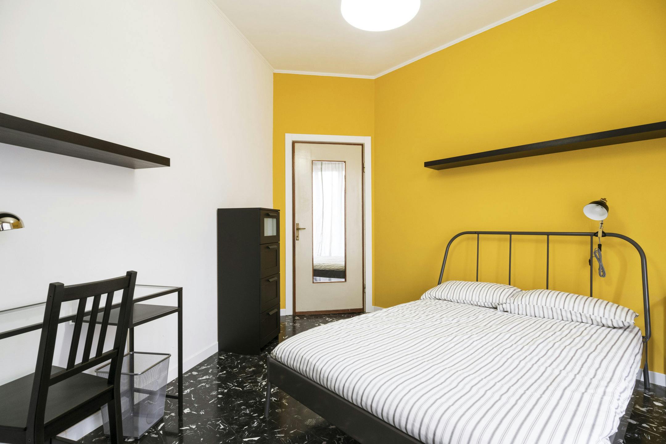 Largo Giovanni Battista Scalabrini, Milan