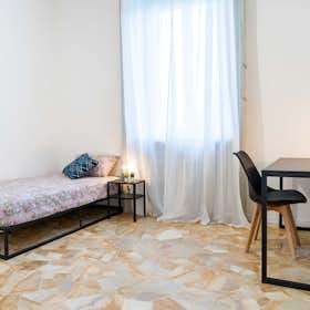 Private room for rent for €890 per month in Milan, Via Plinio
