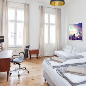 Appartement te huur voor € 1.200 per maand in Berlin, Brüsseler Straße