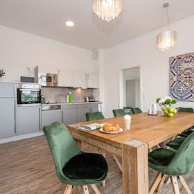 Wohnung zu mieten für 1.900 € pro Monat in Berlin, Ziegelstraße