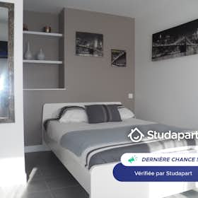 Apartamento para alugar por € 580 por mês em Caen, Rue d'Hermanville