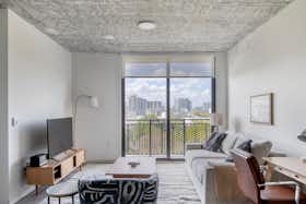 Apartamento para alugar por $3,900 por mês em Miami, NE 17th Ter