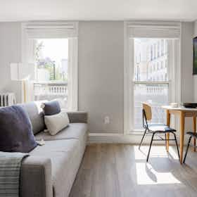 单间公寓 正在以 $2,495 的月租出租，其位于 Boston, Derne St