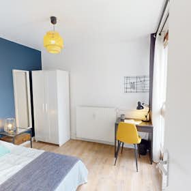 Private room for rent for €784 per month in Paris, Rue Riquet