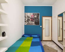 Private room for rent for €720 per month in Milan, Via Bartolomeo d'Alviano