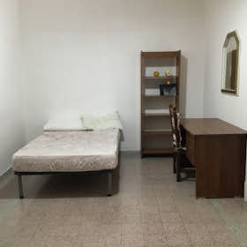 Private room for rent for €550 per month in Naples, Via Cedronio