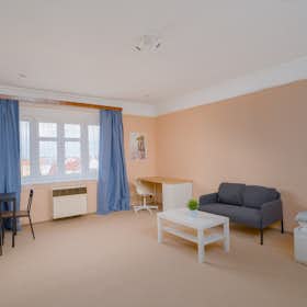 Studio for rent for CZK 21,867 per month in Prague, Na Jezerce