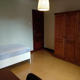 Private room for rent for €440 per month in Porto, Rua de Nove de Abril