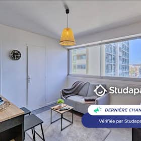 Apartament de închiriat pentru 820 EUR pe lună în Colombes, Avenue de Stalingrad