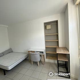 Apartamento para alugar por € 540 por mês em Rennes, Rue Barthélemy Pocquet