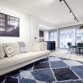 Appartement te huur voor € 1.650 per maand in Brussels, Rue Philippe-le-Bon