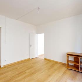 Appartement te huur voor € 700 per maand in Toulon, Place Hubac