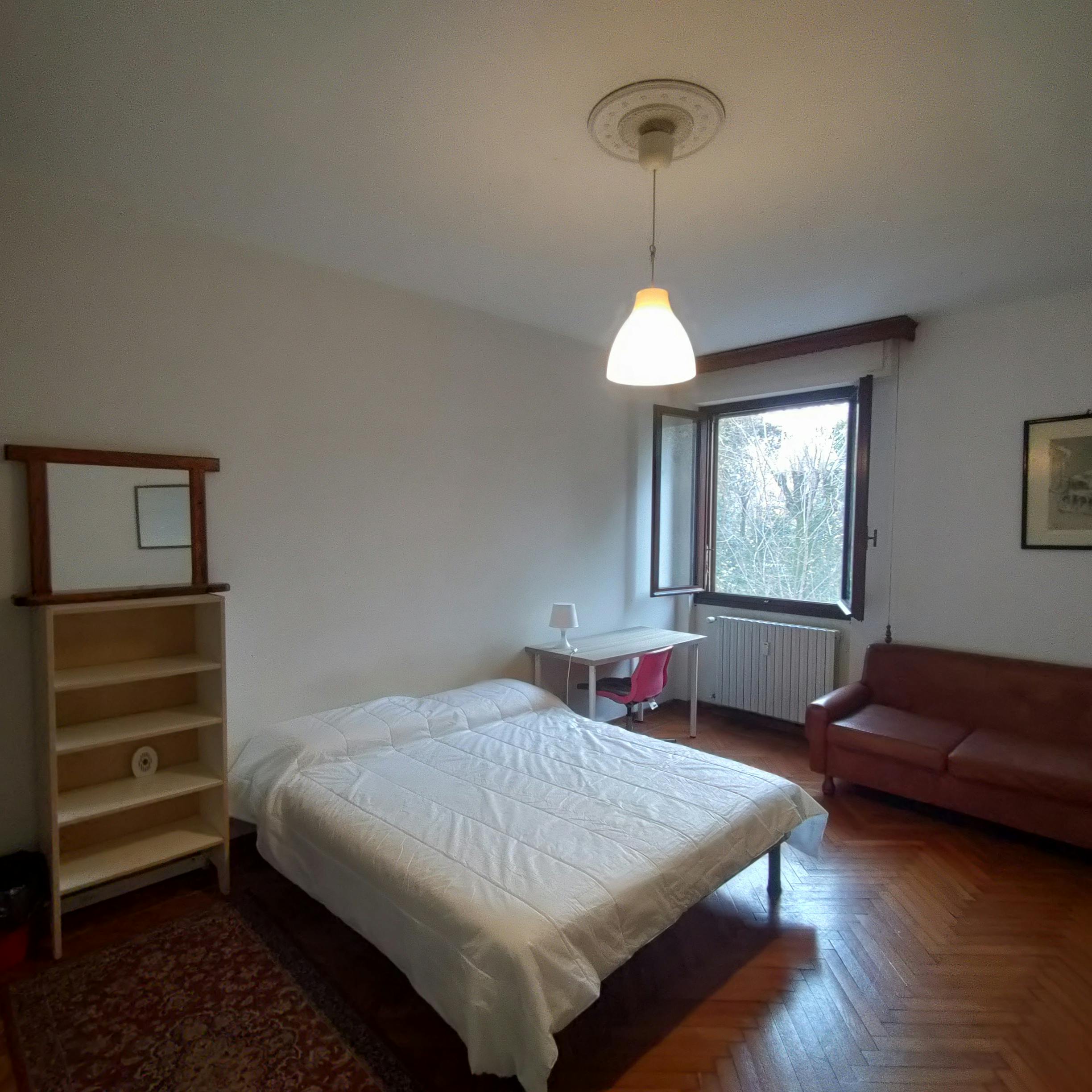 Private room for rent for €575 per month in Pisa, Via San Giuseppe Benedetto Cottolengo