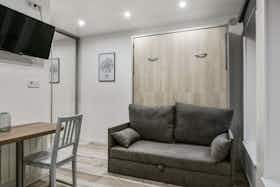Studio for rent for €590 per month in Lille, Rue du Vert Bois