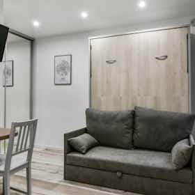 单间公寓 正在以 €590 的月租出租，其位于 Lille, Rue du Vert Bois
