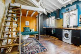 Studio for rent for €950 per month in Bordeaux, Cours de la Marne