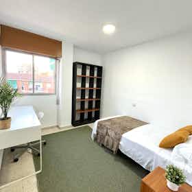 Отдельная комната сдается в аренду за 330 € в месяц в Murcia, Calle Córdoba